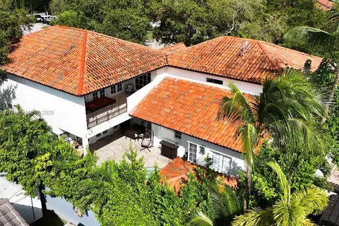 15106 NW 89th Ct, Miami Lakes FL 33018