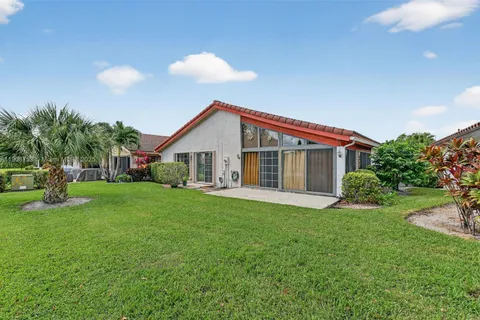 5665 Lakeview Mews Dr, Boynton Beach FL 33437
