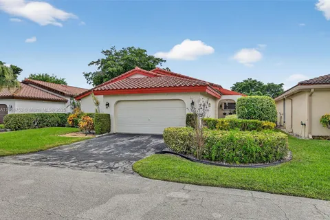 5665 Lakeview Mews Dr, Boynton Beach FL 33437