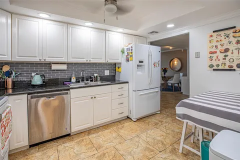 437 Golden Isles Dr # C, Hallandale Beach FL 33009