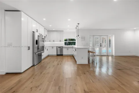 7465 SW 163rd St, Palmetto Bay FL 33157