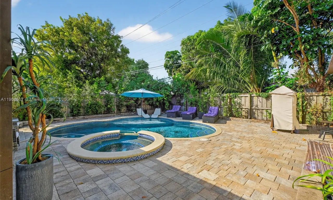 155 NW 124th St, North Miami FL 33168