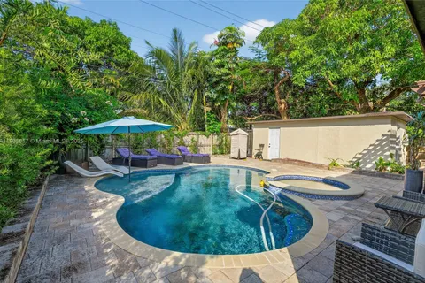 155 NW 124th St, North Miami FL 33168