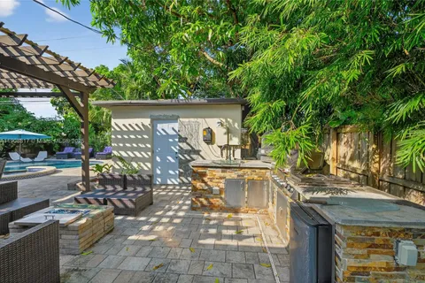 155 NW 124th St, North Miami FL 33168