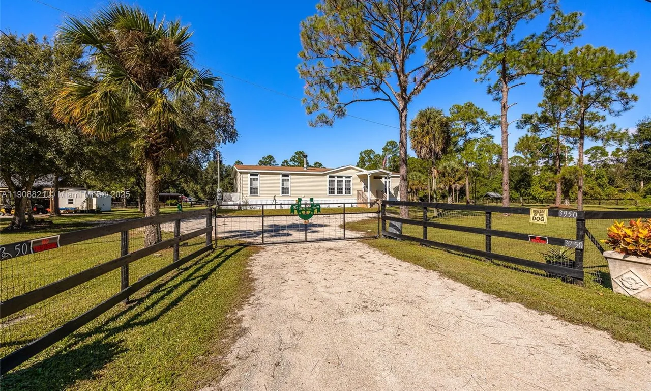 3950 Pioneer 10th St., Other City - In The State Of Florida FL 33440