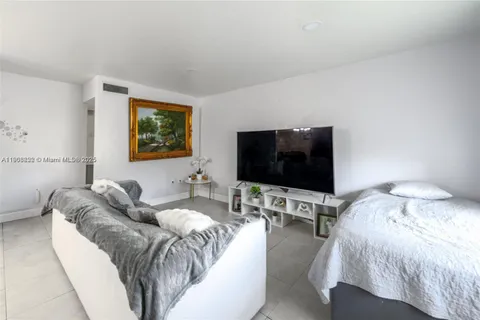 10370 SW 220th St # 220, Cutler Bay FL 33190