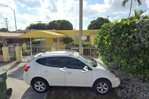 880 E 28th St, Hialeah FL 33013
