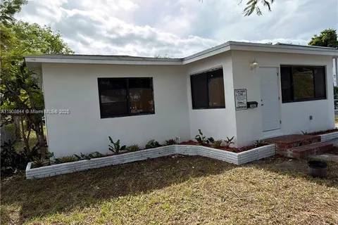 2462 Johnson St, Hollywood FL 33020