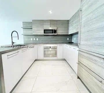 400 Sunny Isles Blvd # 820, Sunny Isles Beach FL 33160