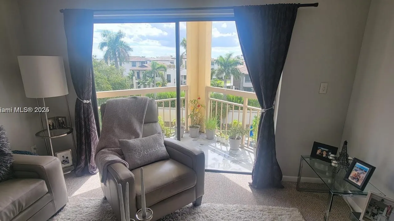 8290 Lake Dr # 426, Doral FL 33166