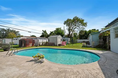 321 N 69th Ave, Hollywood FL 33024