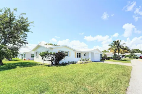 300 NW 28th Ct, Pompano Beach FL 33064