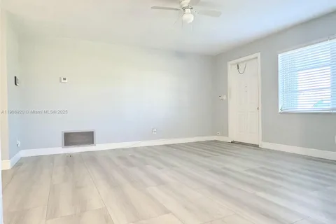 300 NW 28th Ct, Pompano Beach FL 33064