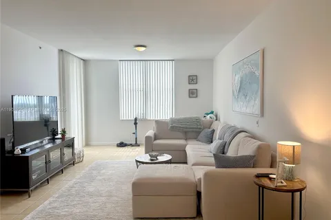 511 SE 5th Ave # 1408, Fort Lauderdale FL 33301