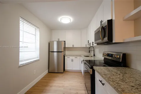 8281 SW 128th St # 1, Pinecrest FL 33156