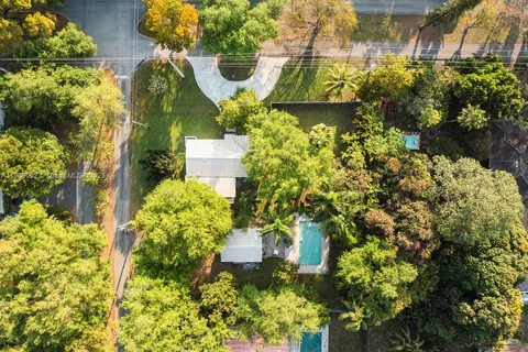 11660 NE 8th Ave, Biscayne Park FL 33161