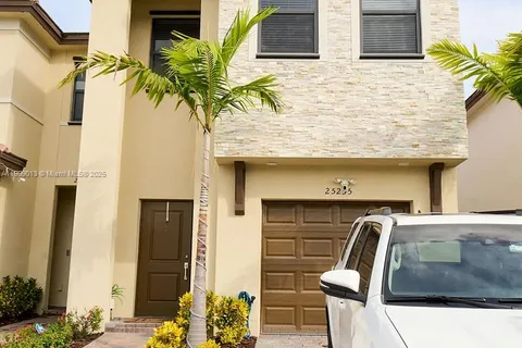 25255 SW 107th Ct, Homestead FL 33032
