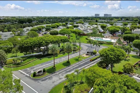 9933 NW 49th Ter, Doral FL 33178