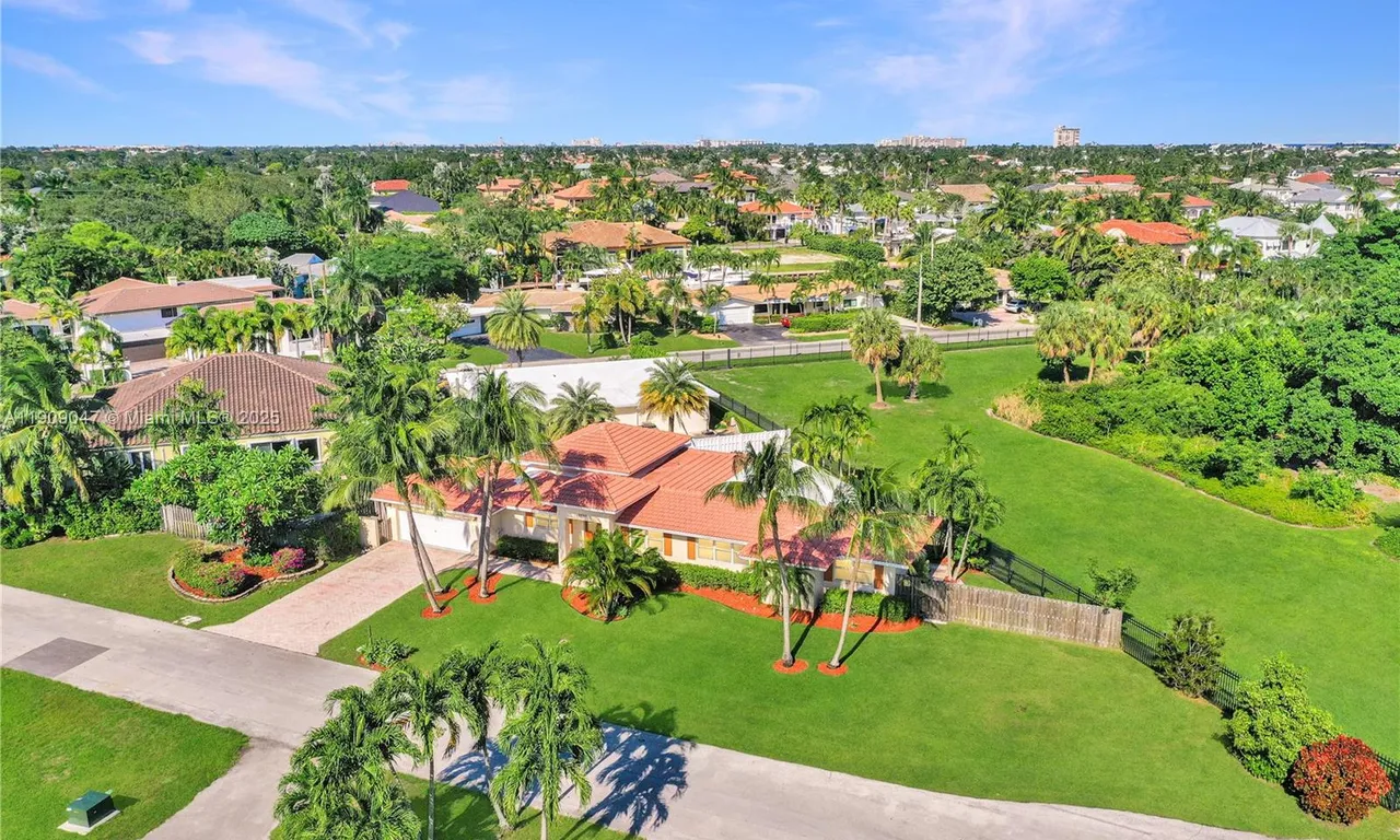 2350 NE 27th Ter, Pompano Beach FL 33062