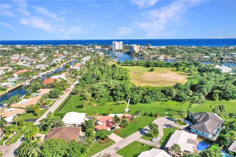 2350 NE 27th Ter, Pompano Beach FL 33062