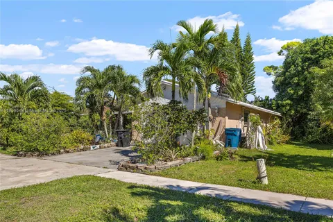 100 N Park Rd N, Royal Palm Beach FL 33411