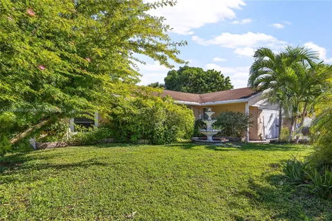 100 N Park Rd N, Royal Palm Beach FL 33411