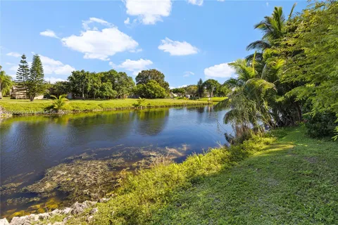 100 N Park Rd N, Royal Palm Beach FL 33411