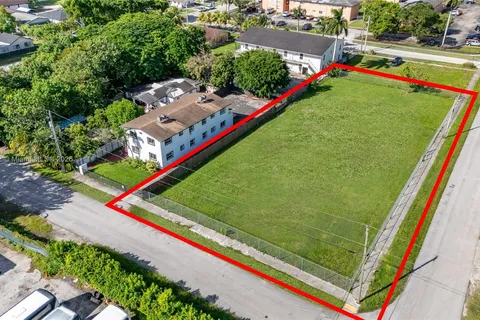 520 SW Krome Ter, Homestead FL 33030