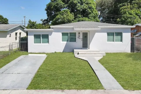 1499 NE 152nd St, North Miami Beach FL 33162