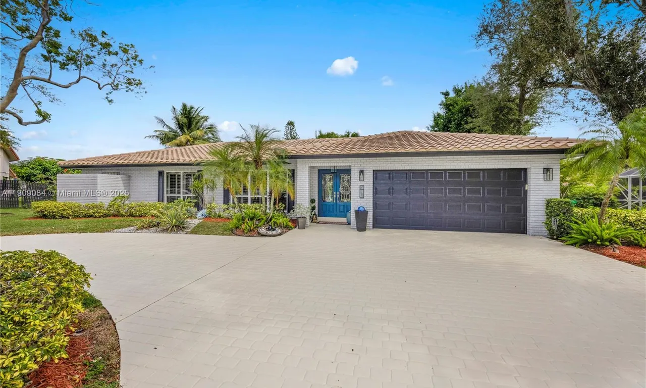 153 NW 114th Way, Coral Springs FL 33071