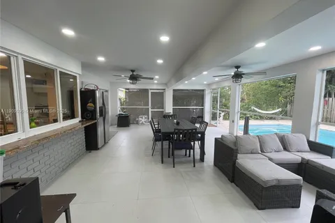 5508 Harrison St, Hollywood FL 33021