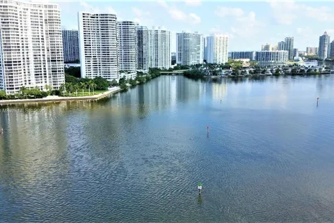 301 174th St # 1901, Sunny Isles Beach FL 33160