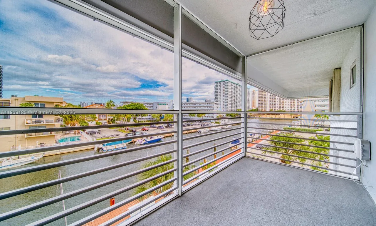 3849 NE 169th St # 412, North Miami Beach FL 33160