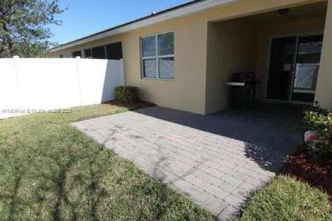 6141 NW Castlebay Ln, Port St. Lucie FL 34983