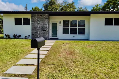 1180 NE 200th Ter, Miami FL 33179
