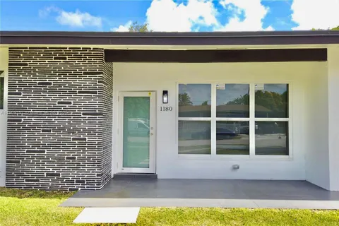 1180 NE 200th Ter, Miami FL 33179