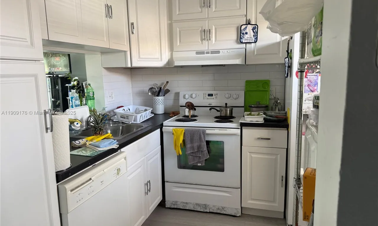 5501 Lakeside Dr # 104, Margate FL 33063