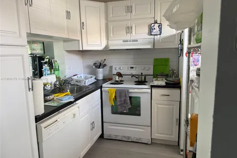 5501 Lakeside Dr # 104, Margate FL 33063