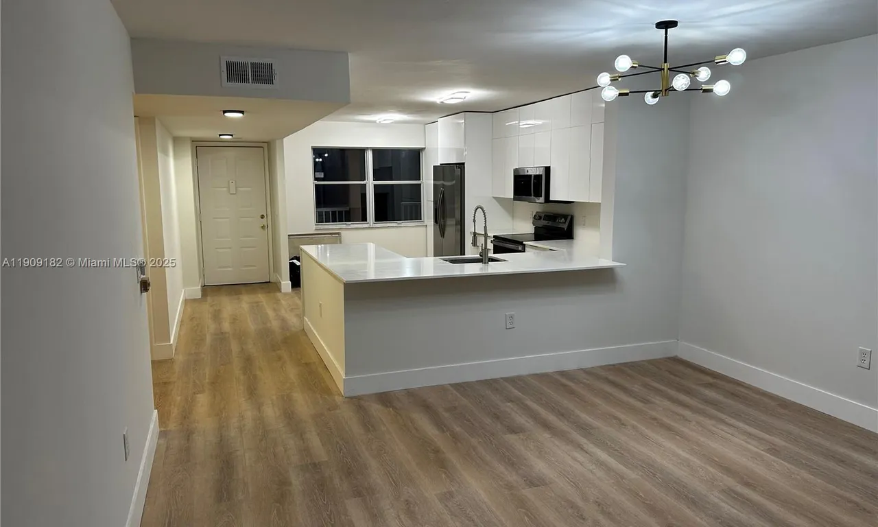 2560 NW 103rd Ave # 402, Sunrise FL 33322