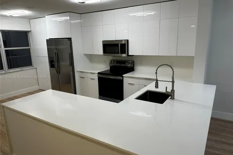 2560 NW 103rd Ave # 402, Sunrise FL 33322