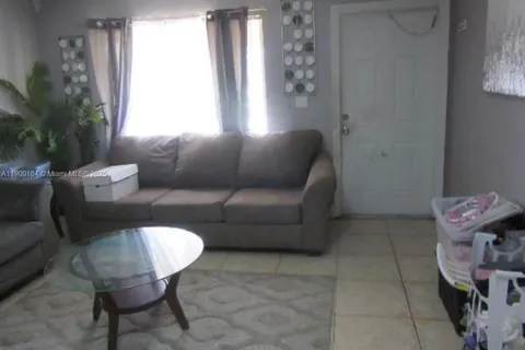 2800 NW 9th Pl, Fort Lauderdale FL 33311