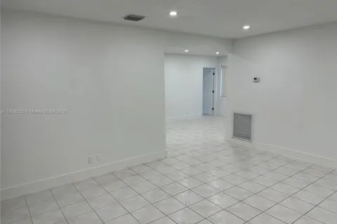 2400 N 57th Way, Hollywood FL 33021