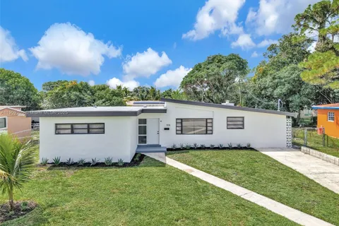 1918 NW 185th St, Miami Gardens FL 33056