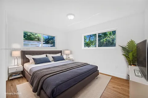 6828 NW 13th St, Plantation FL 33313