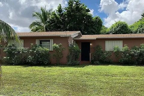 7970 NW 176th St, Hialeah FL 33015