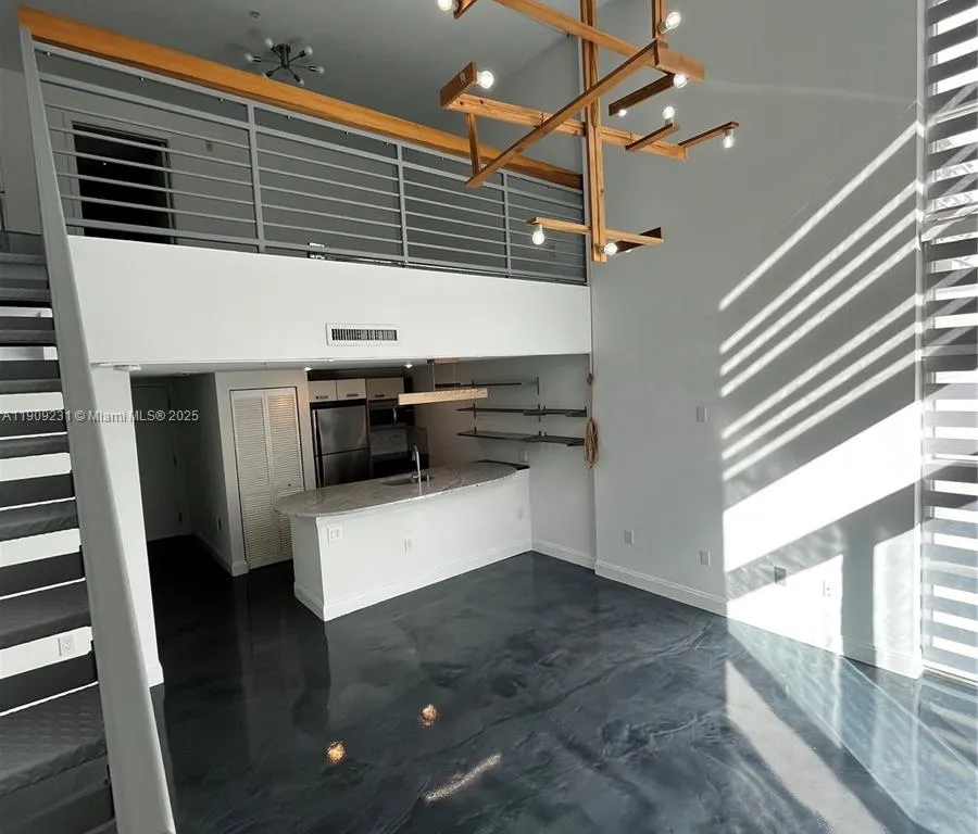 7744 Collins Ave # 17, Miami Beach FL 33141