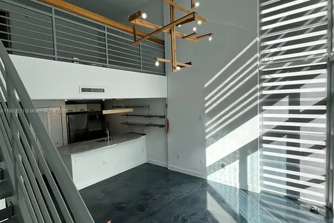 7744 Collins Ave # 17, Miami Beach FL 33141