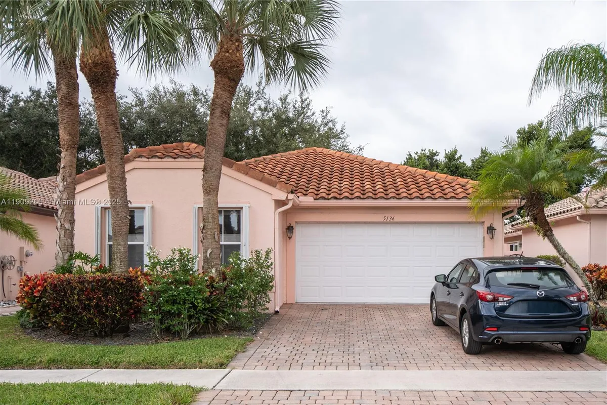 5136 Pelican Cove Dr, Boynton Beach FL 33437