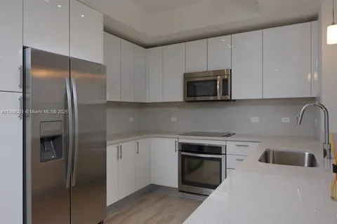 999 SW 1st Ave # 2016, Miami FL 33130