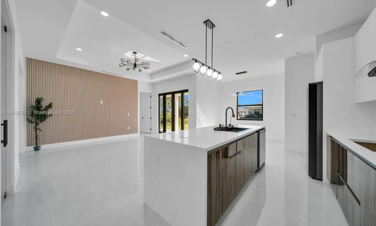 4213 20TH ST SW, Lehigh Acres FL 33976